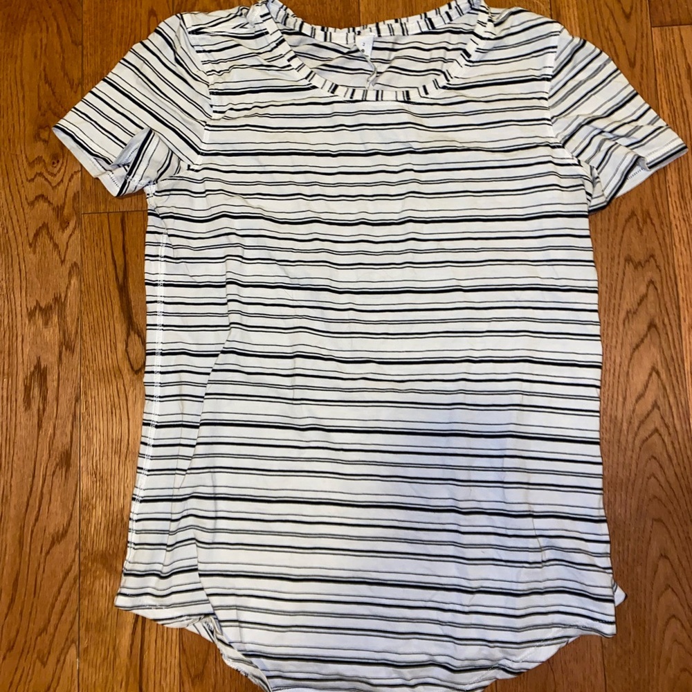 Lululemon Tshirt